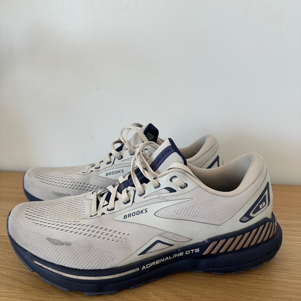 BROOKS ADRENALINE GTS 23 - Men’s Size 12.5